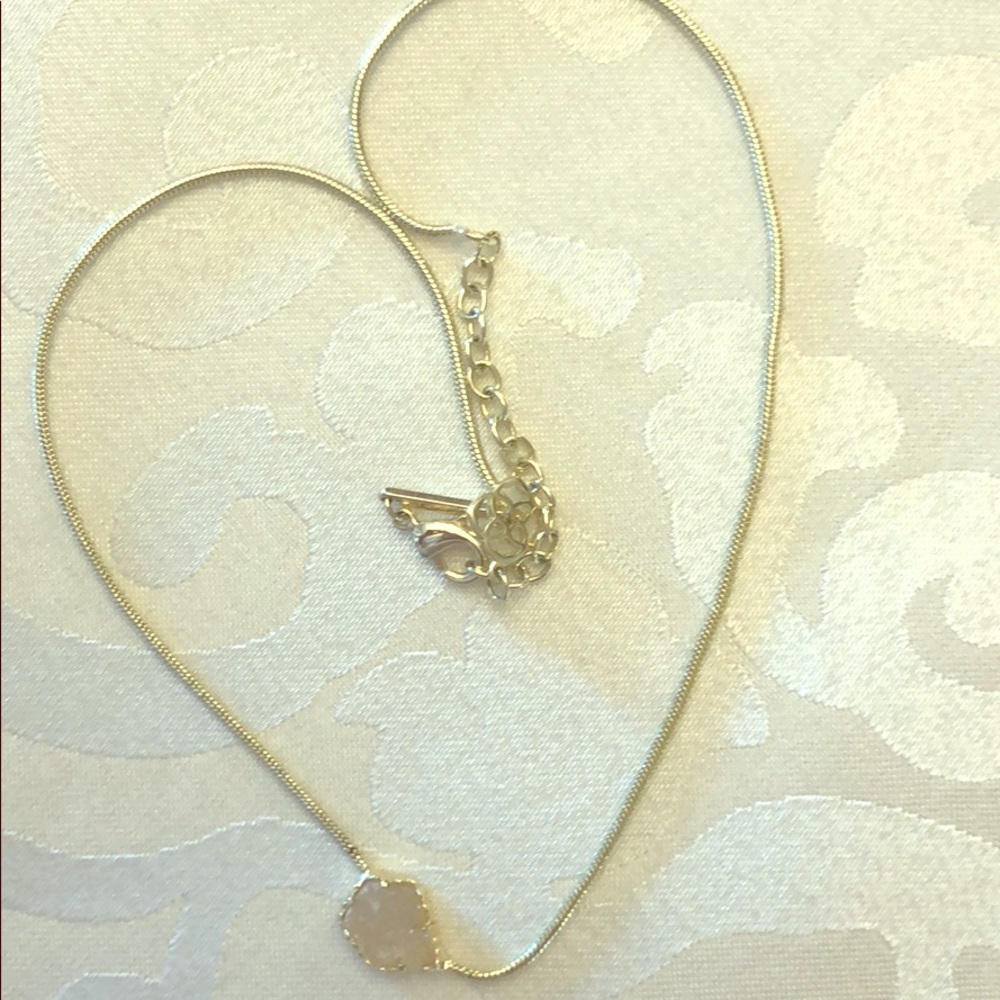 Kendra Scott necklace